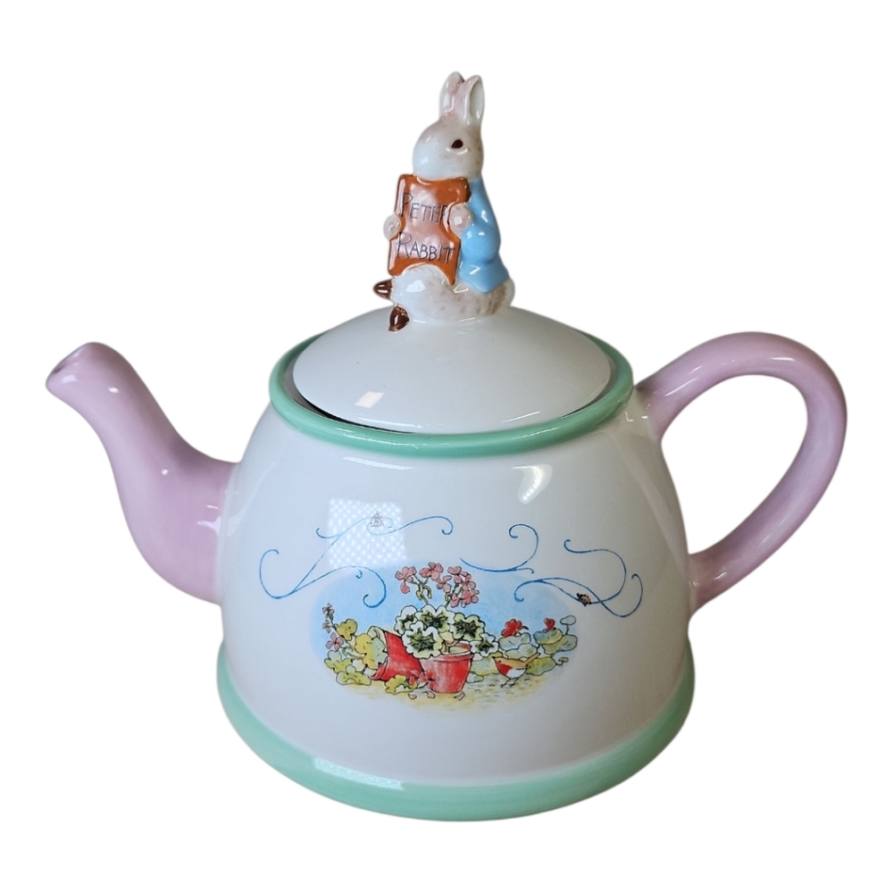 Vintage Beatrix Potter Peter Rabbit Teapot Teleflora Ceramic Teapot & Lid 2002